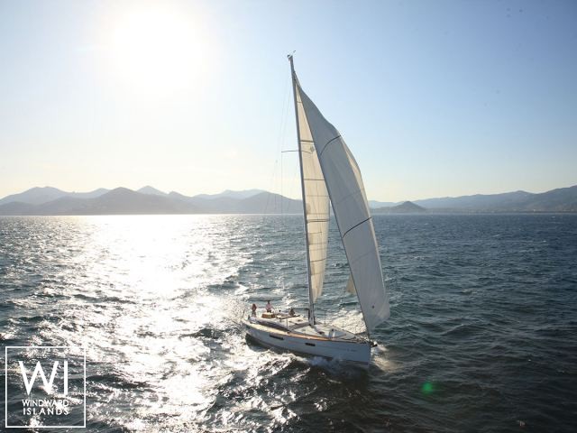 
																Jeanneau 53																 3