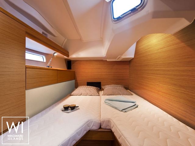 
																Jeanneau 53																 5