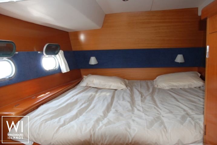 
																Lagoon 470																 4