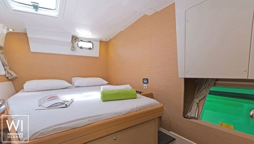 
																Lagoon 421																 5