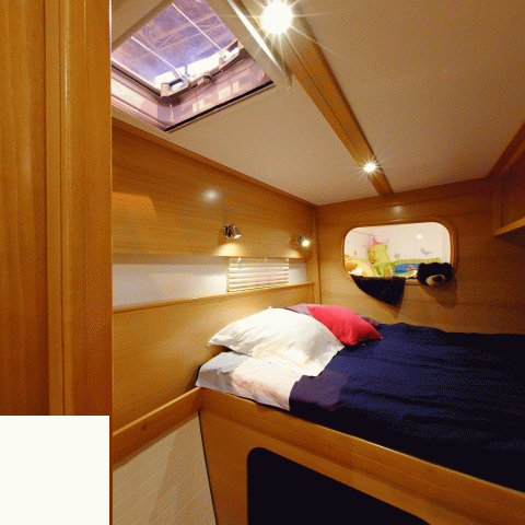 
																Nautitech 442																 3