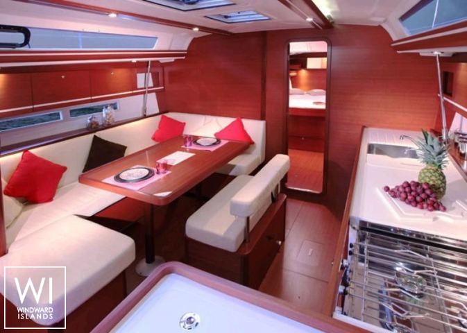 
																Dufour 450																 3