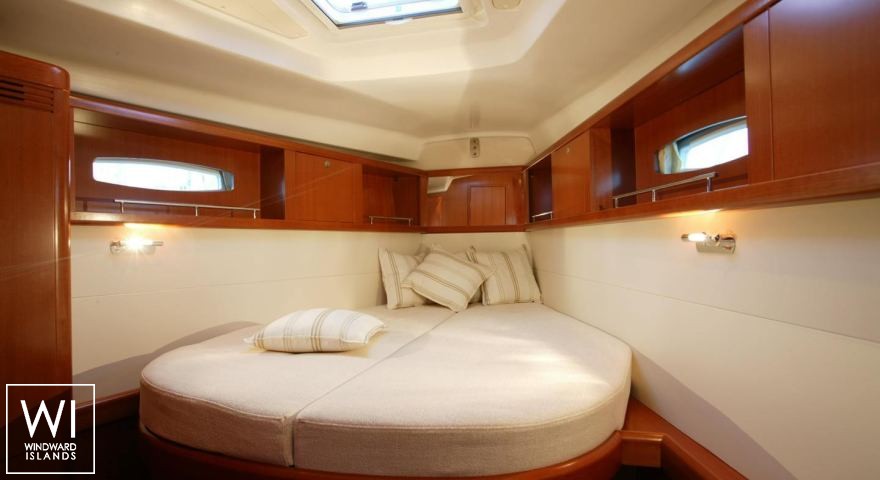 
																Oceanis  46																 6