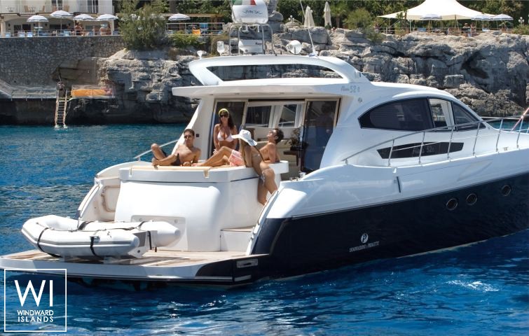 
																Alena 52																 1