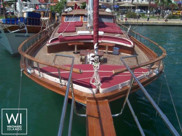 
																Dreamland																 5