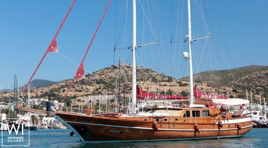 
																Dreamland																 3