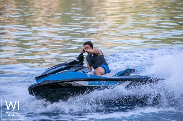 
																Voyage																 6