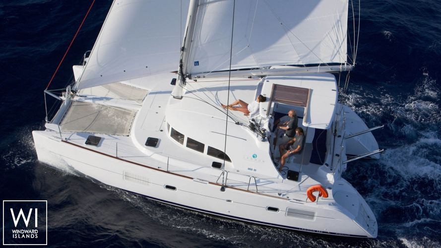 Lagoon-catamaran Lagoon 380 Exterior 1