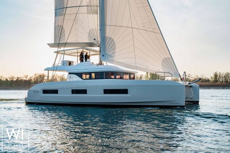 Lagoon 55 catamaran Charter