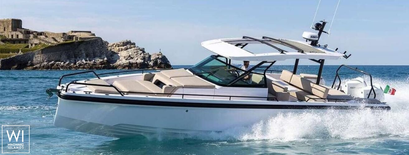 Axopar Yacht 39 Exterior 1