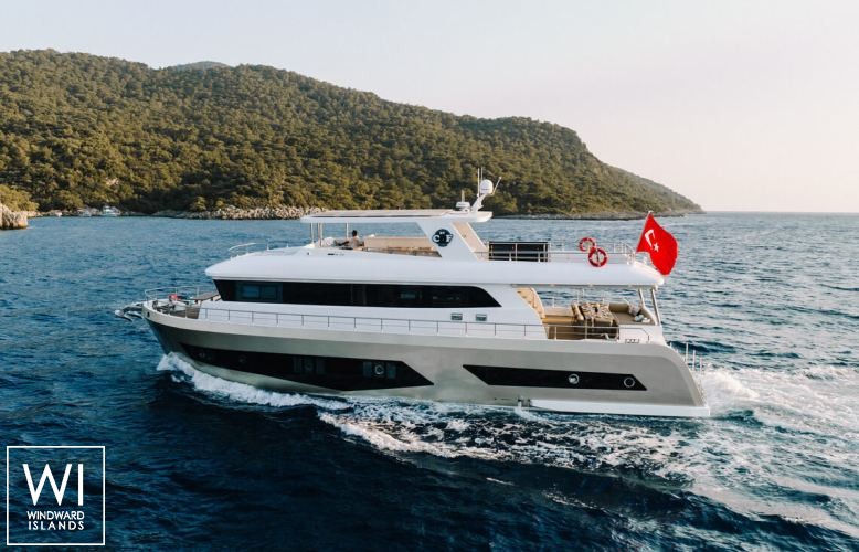 Custom Trawler 23m Exterior 1