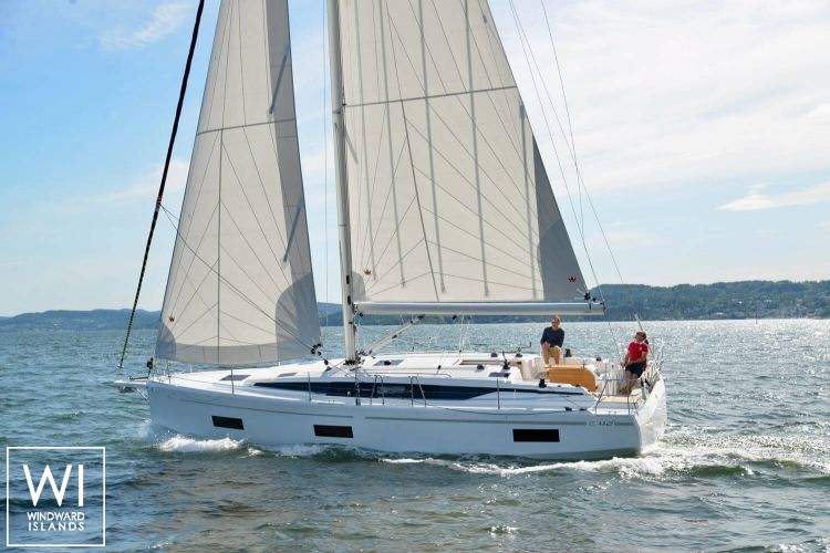 Bavaria-yachts Bavaria 42 Exterior 1