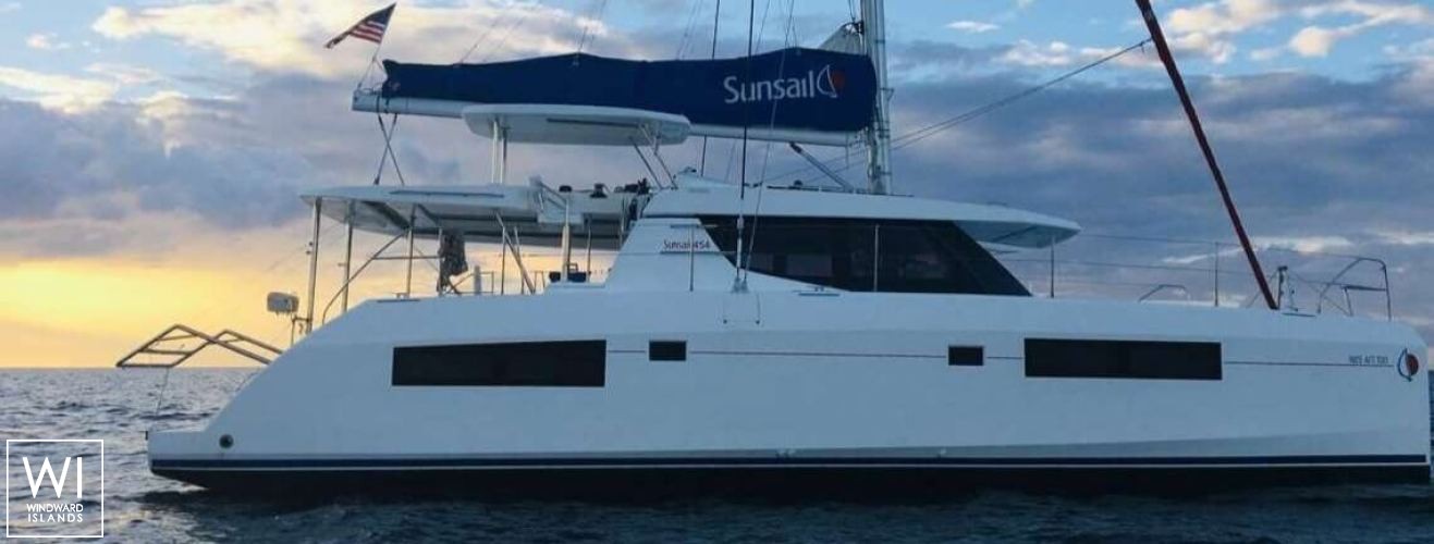 Robertson-caines Leopard 45 Exterior 1
