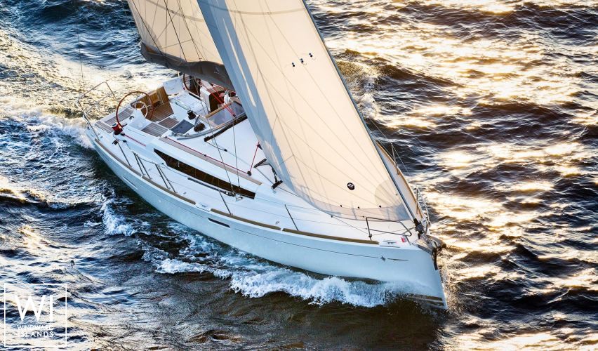 Jeanneau Sunodyssey 379 Exterior 1